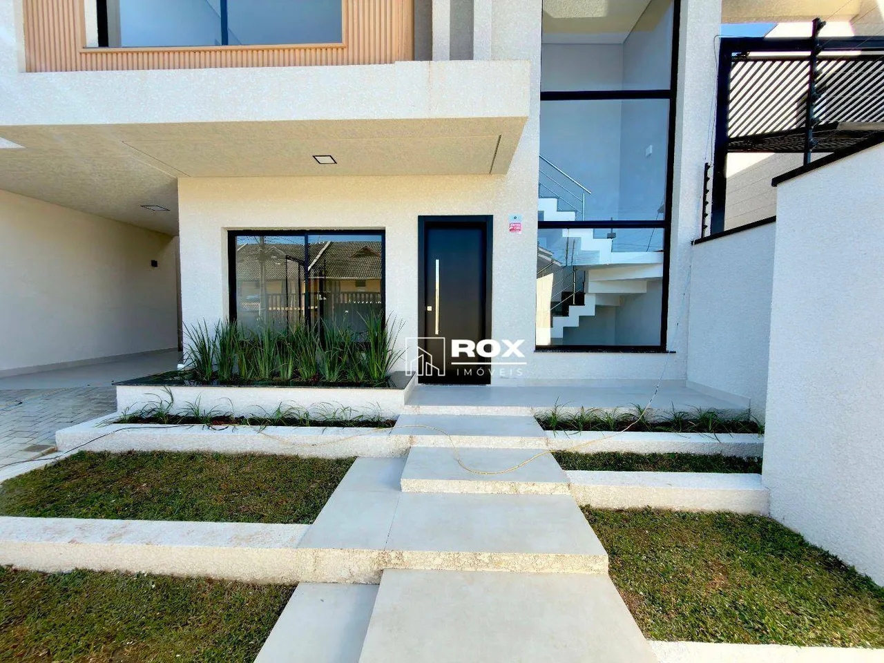 House with 3 bedrooms (1 en-suite) and open-plan kitchen — photo 3