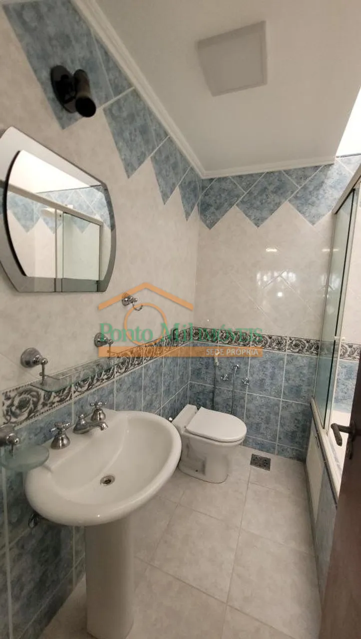 3-bedroom house with suite and separate closed kitchen — photo 13