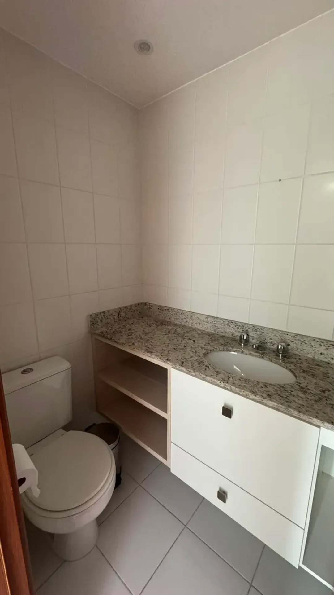 Furnished apartment, 70 m², with a grill on the balcony — photo 9
