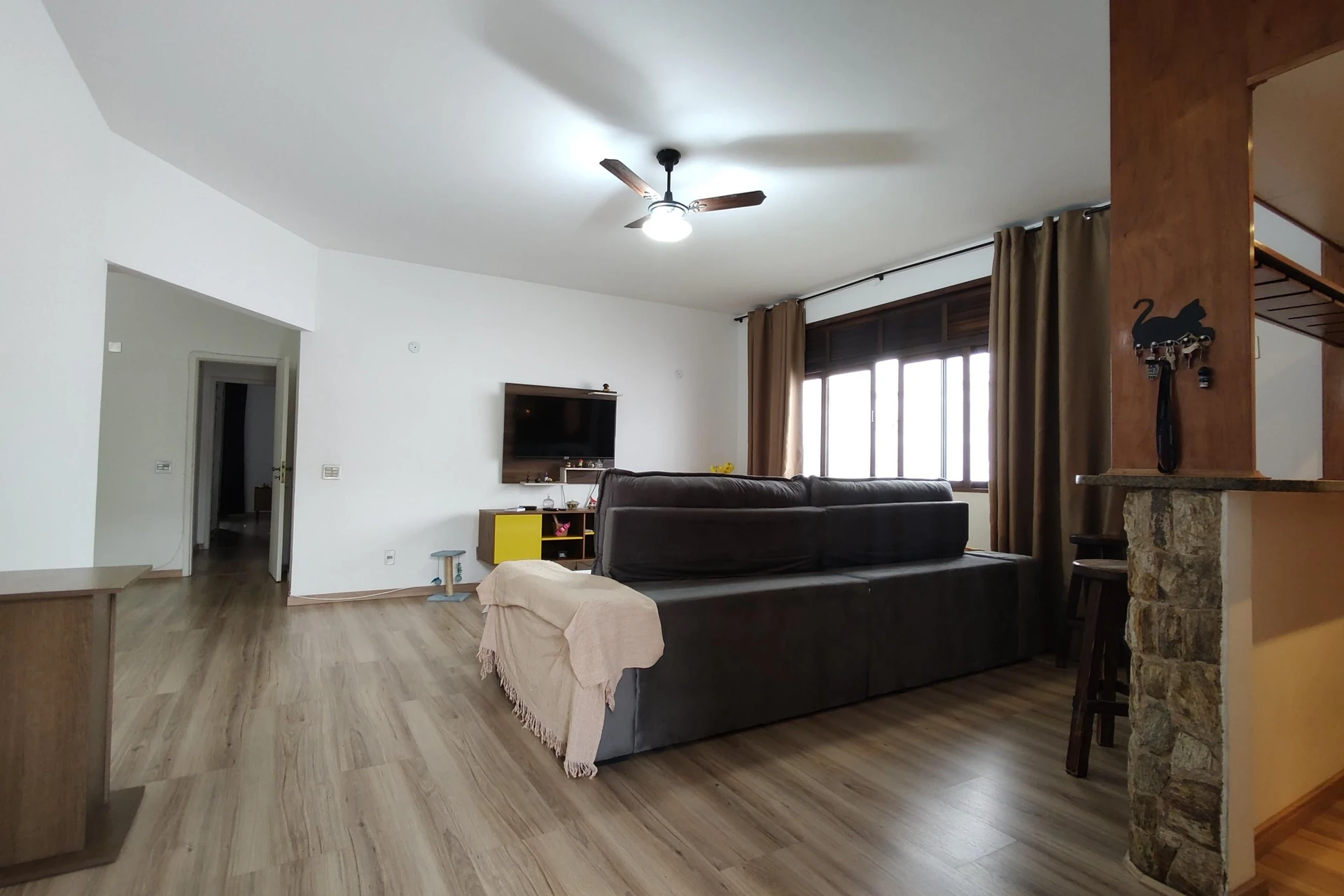 Jacuzzi y 3 dormitorios: casa de 742 m² — photo 22