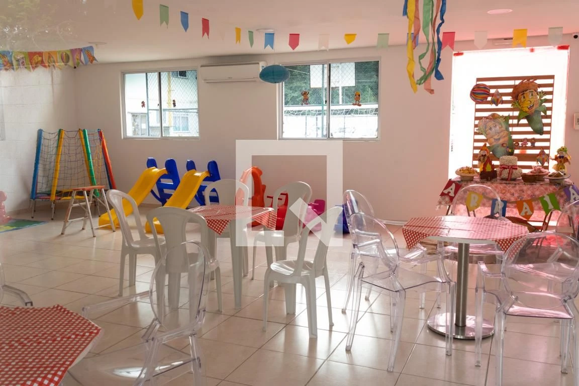 Apartamento sem mobília com churrasqueira na varanda — photo 47