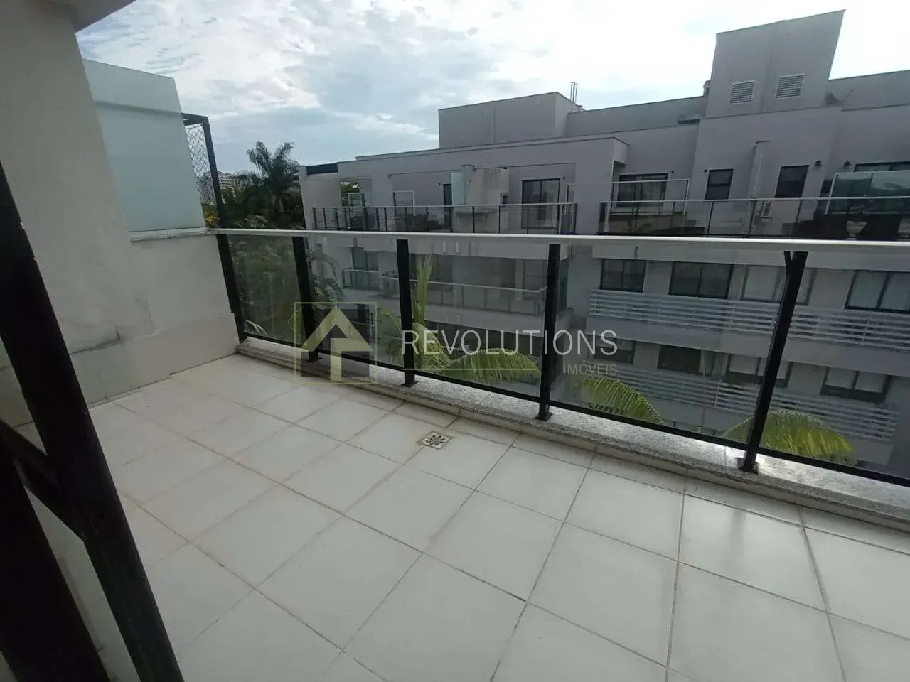 Apartamento sem mobília com 4 quartos e 5 banheiros — photo 17