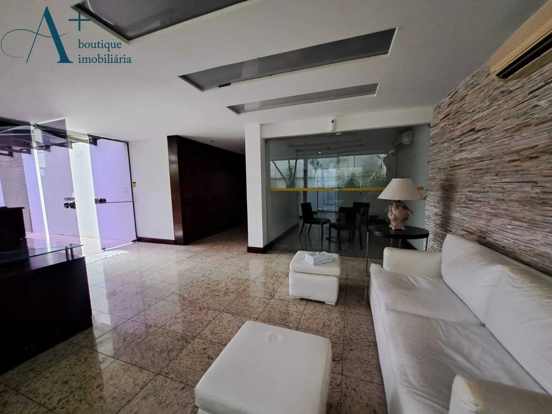 Apartamento de 160 m² con 4 dormitorios y pisos de madera — photo 25