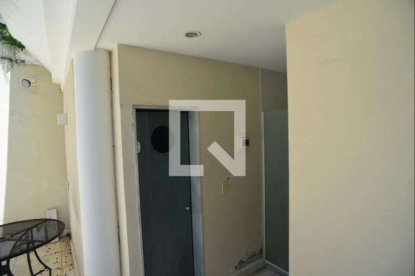 House in a gated community with 5 bedrooms and mountain view — photo 26