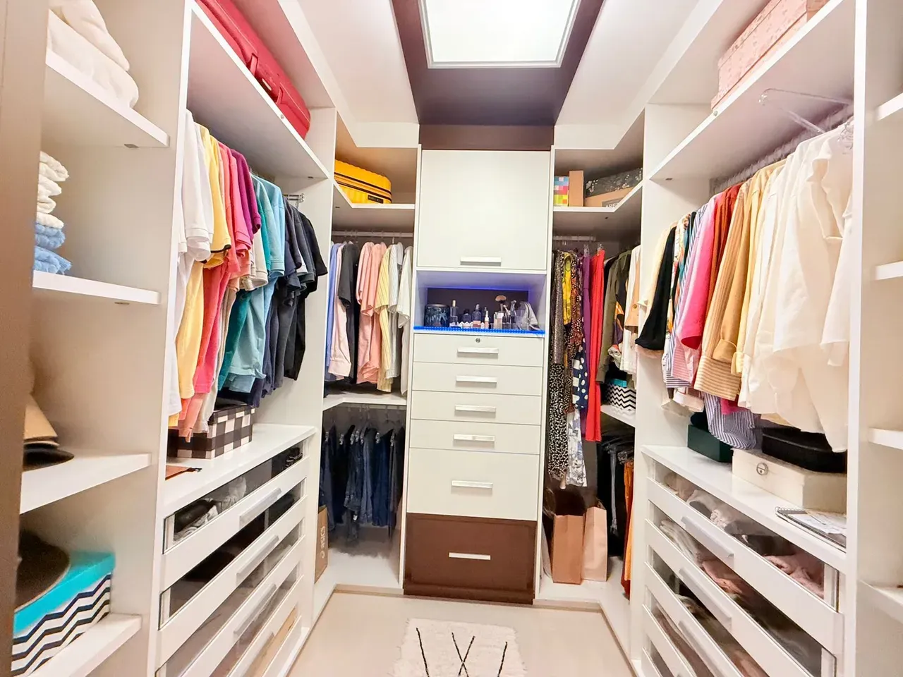 Apartamento mobiliado com 4 quartos e 5 banheiros, 233 m² — photo 24