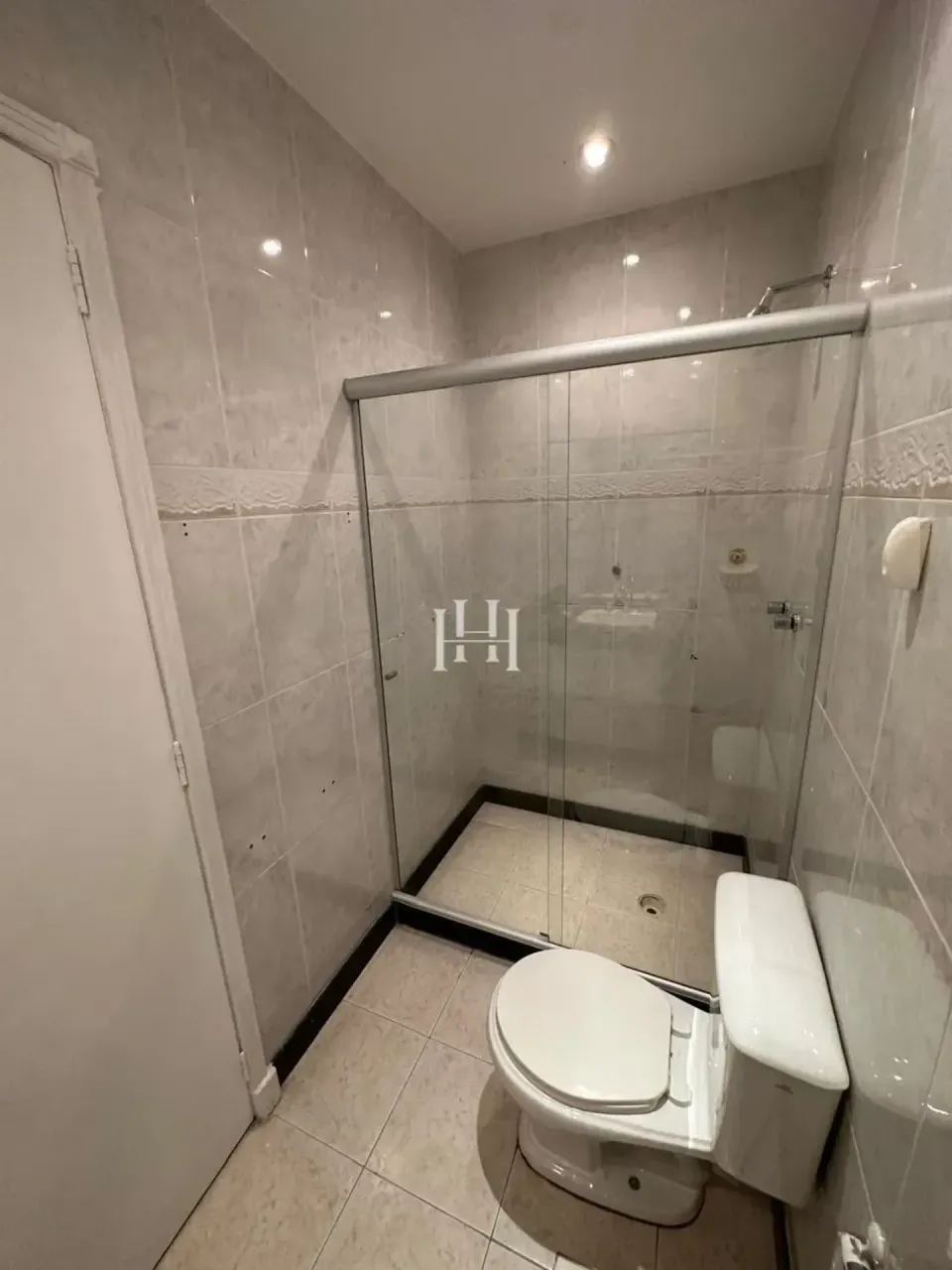 Apartamento com 5 quartos e 5 banheiros, varanda — photo 4