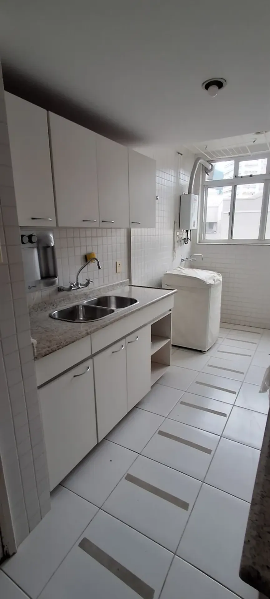 3-bedroom apartment with a bathtub in Rio de Janeiro — photo 9