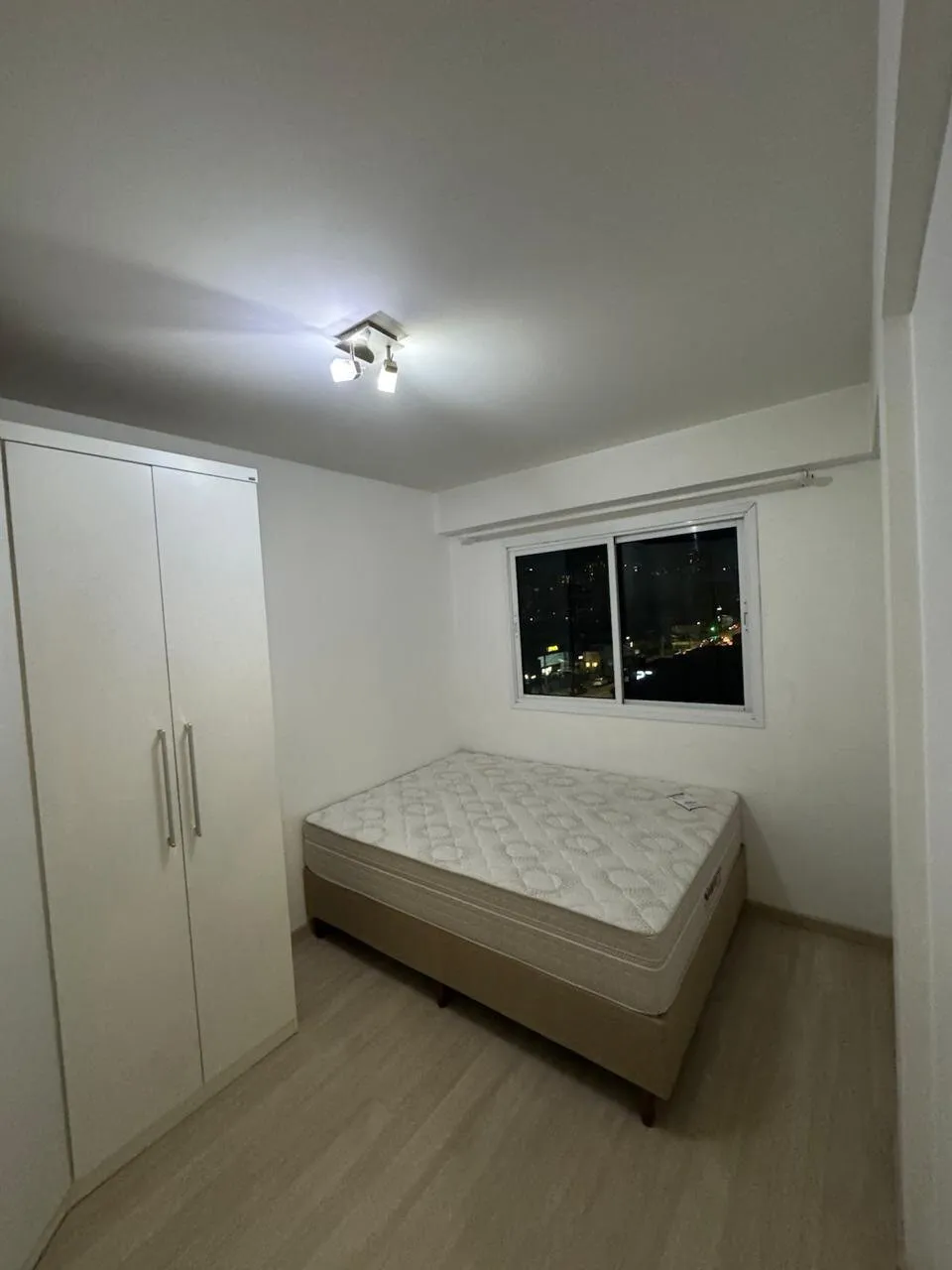 Furnished 1-bedroom apartment with a gas stove — photo 3