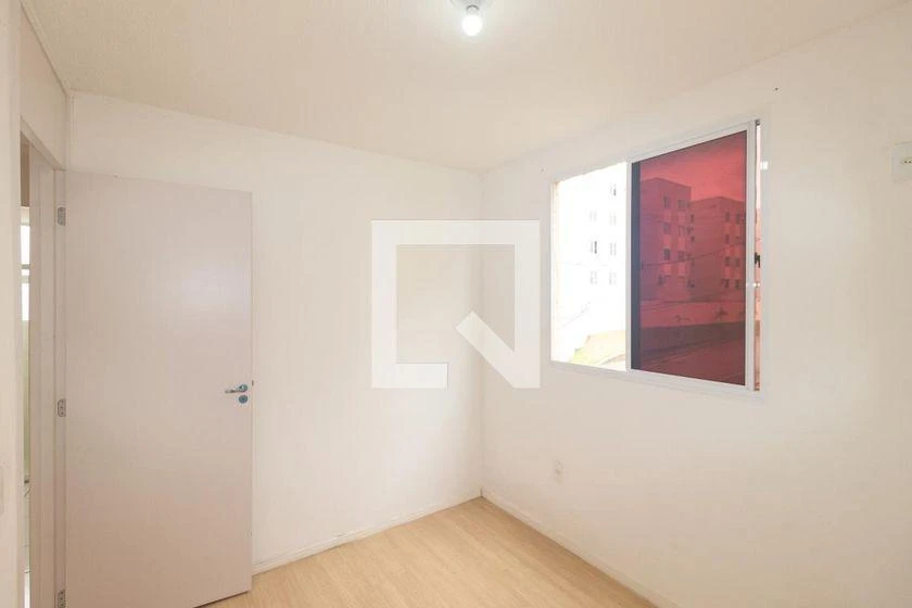 2-bedroom apartment in a building with a pool — photo 31