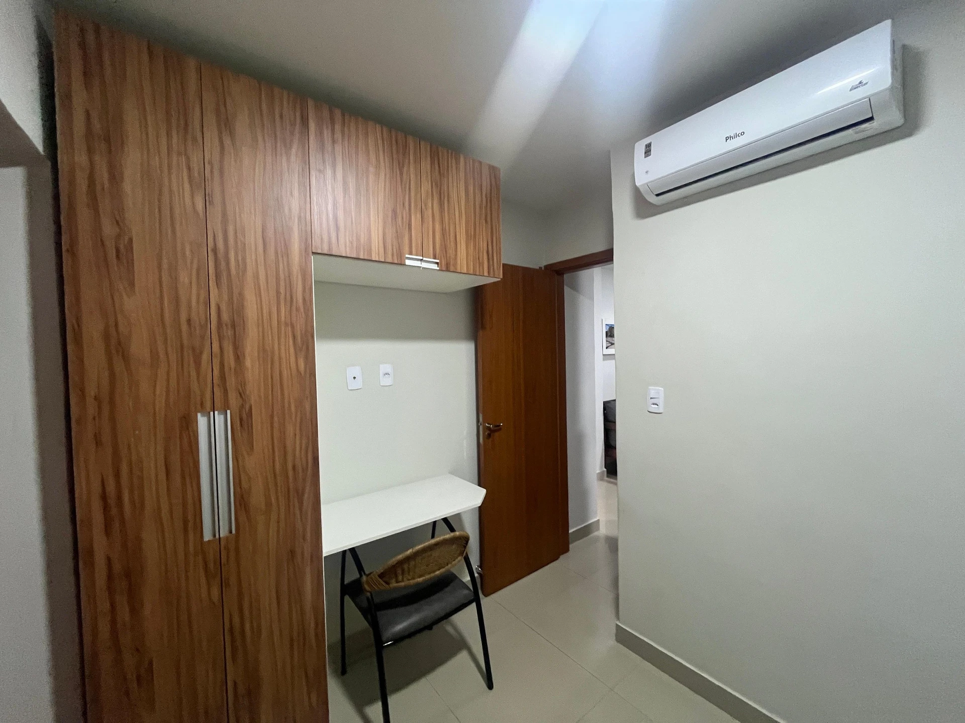 Furnished 2-bedroom apartment with 1 bathroom, no parking — photo 8