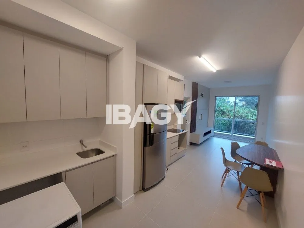 Напівмебльована квартира з 1 спальнею та 63 м²
