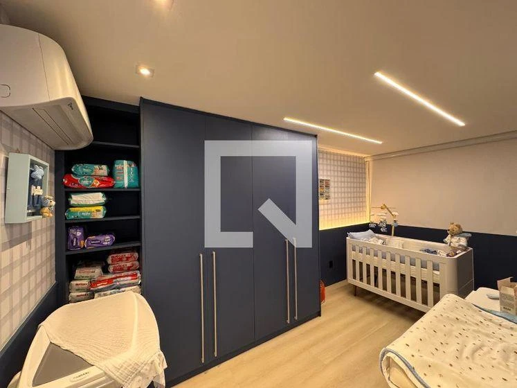 House, 280 m², with a walk-in closet — photo 2