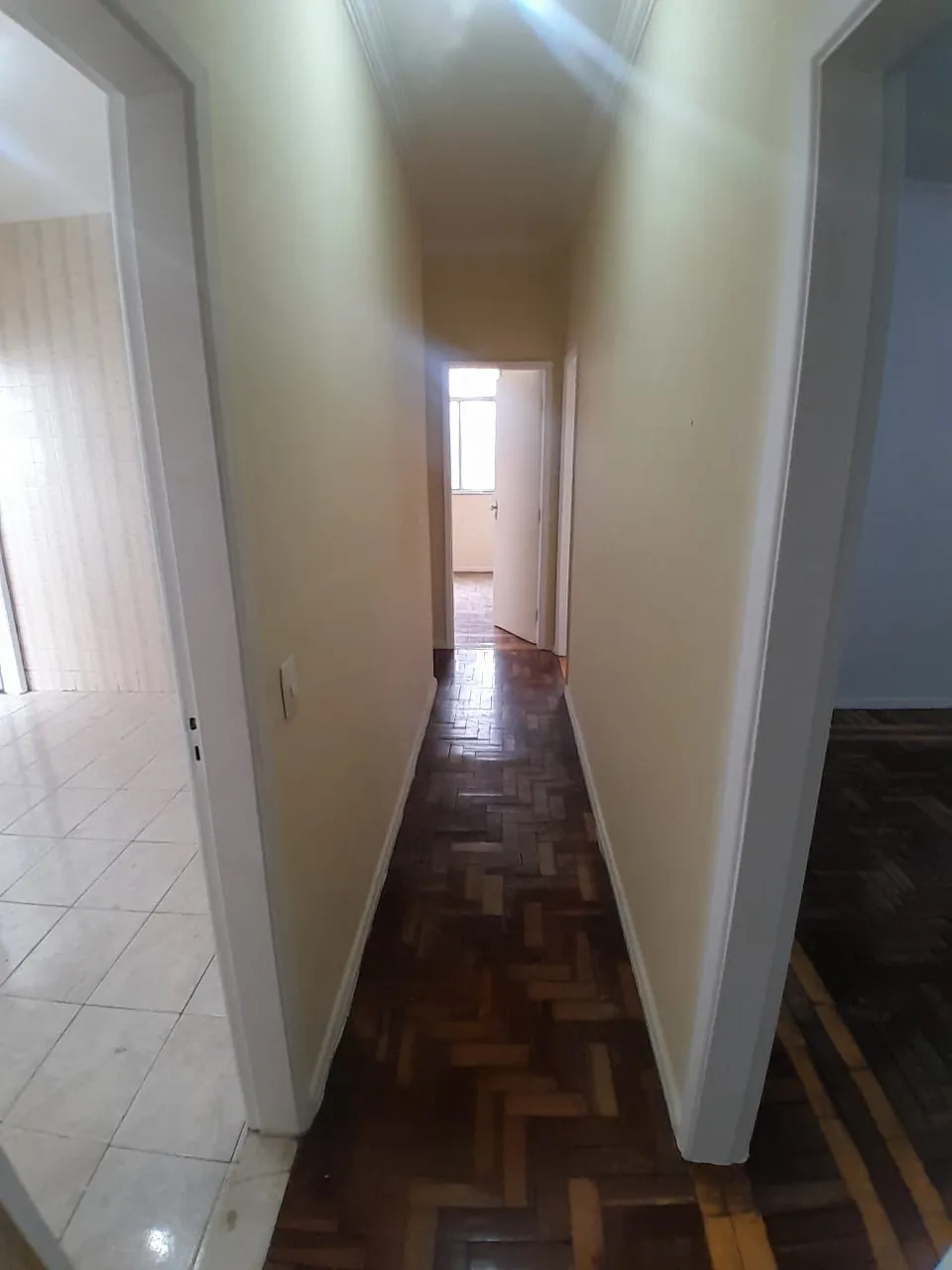 Apartamento de 3 quartos com armários planejados na cozinha — photo 14