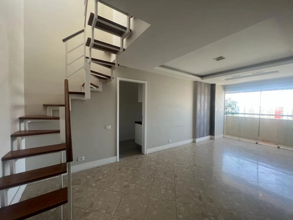 200 m² duplex apartment with 3 bedrooms and 6 bathrooms — photo 17