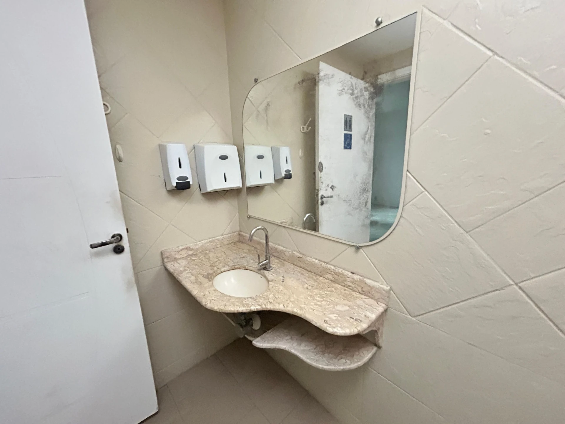 Дом с 4 спальнями и 1 ванной с кухонными шкафами — photo 16
