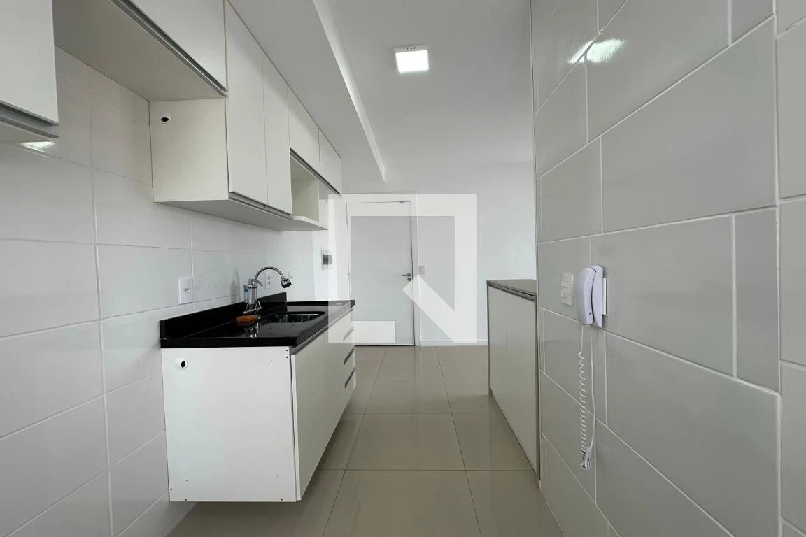 Furnished apartment, 50 m², with a glass-enclosed balcony — photo 4