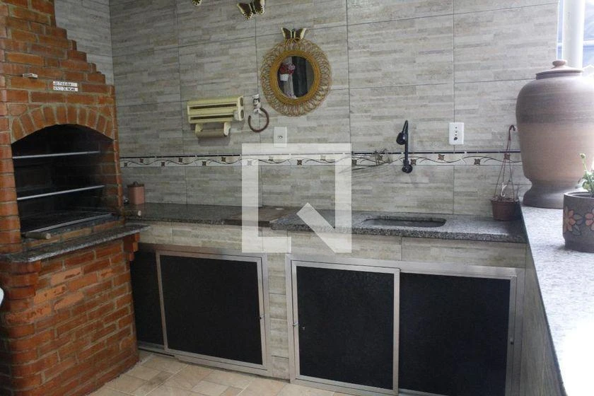 Furnished 225 m² house with 3 bedrooms and 8 parking spots — photo 41