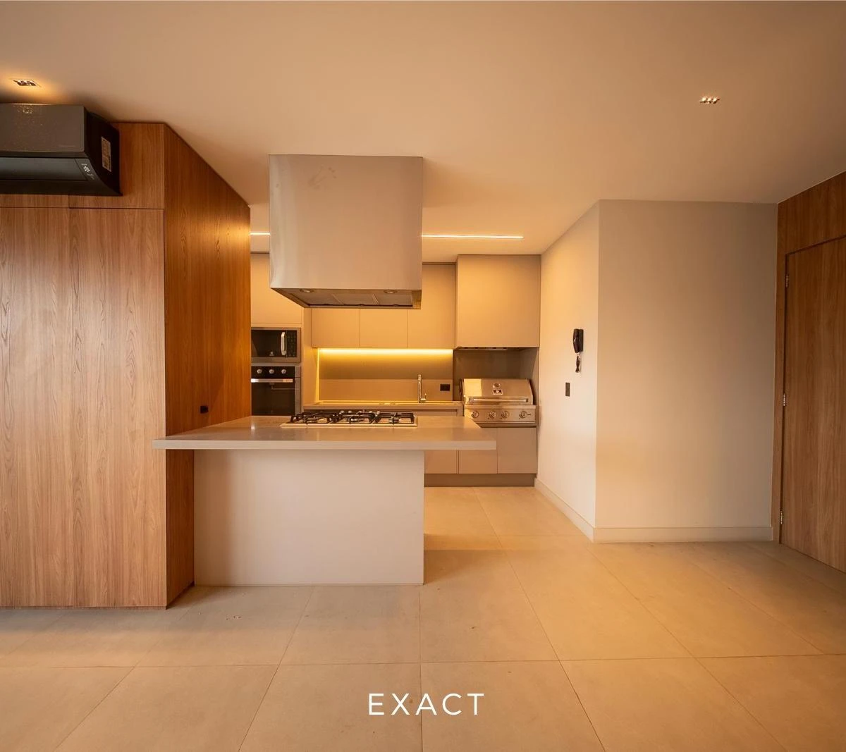 3-bedroom apartment in a building with a gym — photo 7