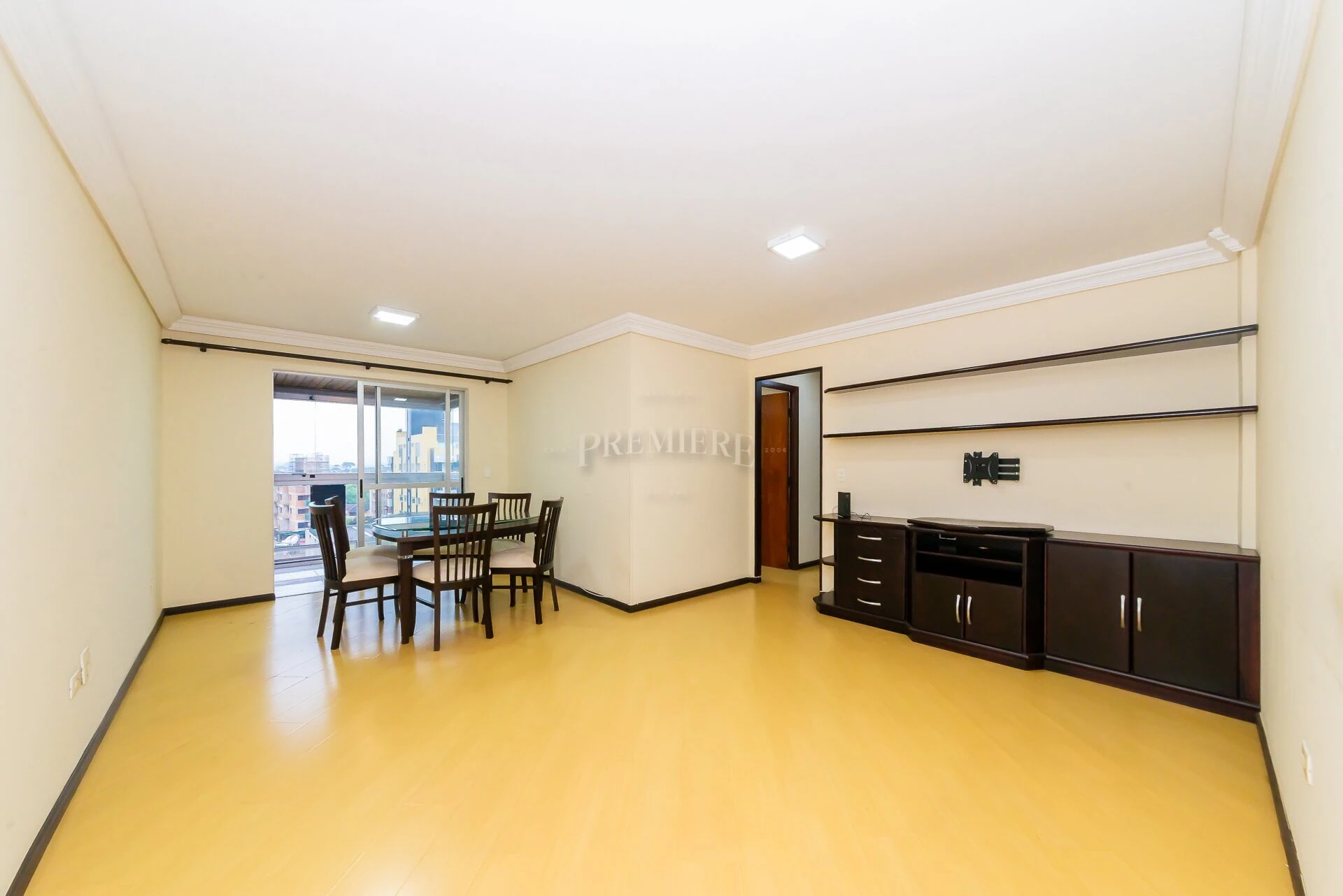 3-bedroom apartment with glass balcony and grill