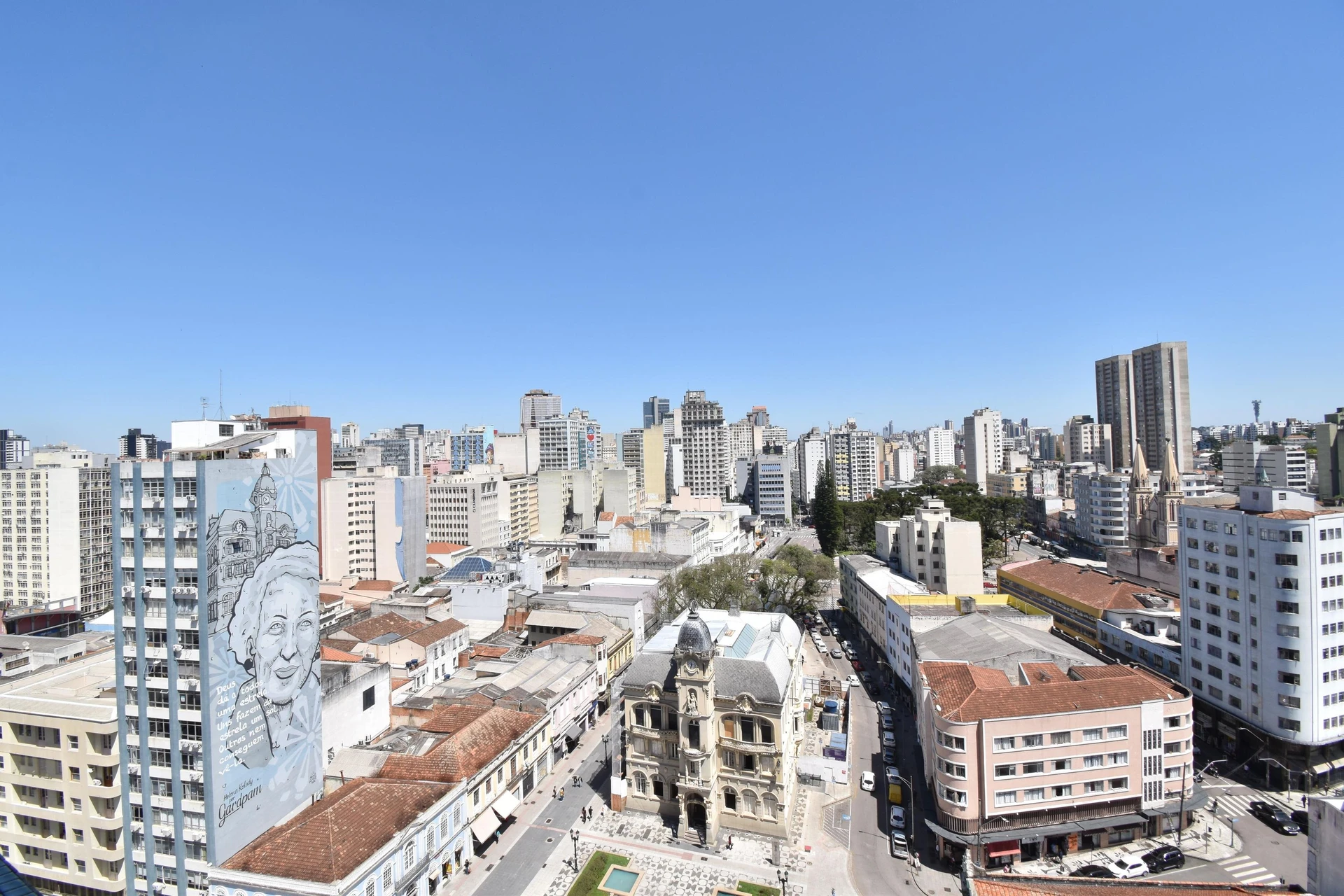 Bañera y 3 dormitorios: departamento de 219 m² — photo 13