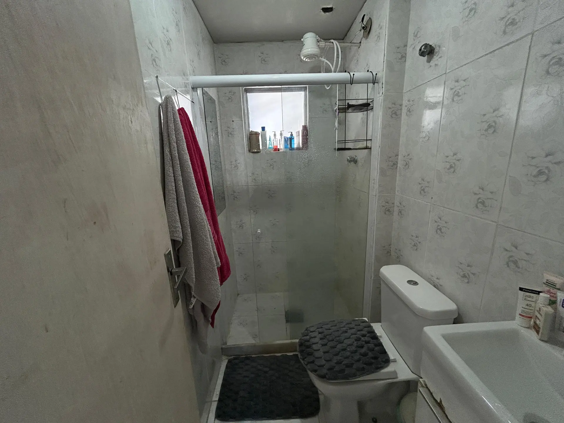 Furnished 2-bedroom apartment with building party room — photo 35
