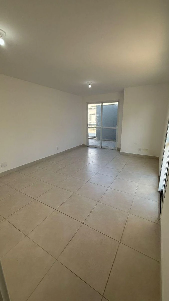 145 m² top-floor home with balcony and 2 parking spots — photo 6