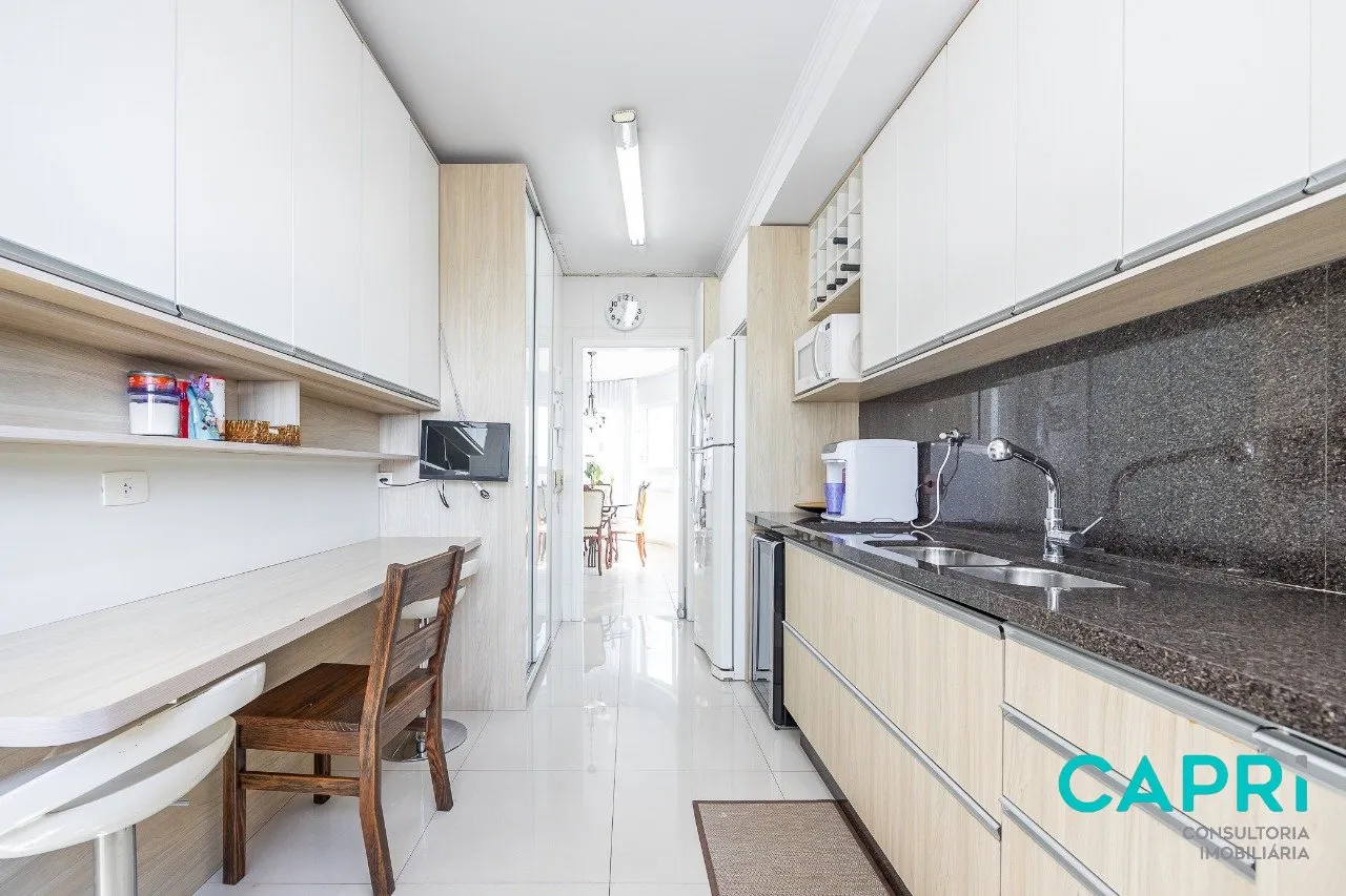 Furnished 318 m² apartment with 4 bedrooms and 3 parking — photo 4