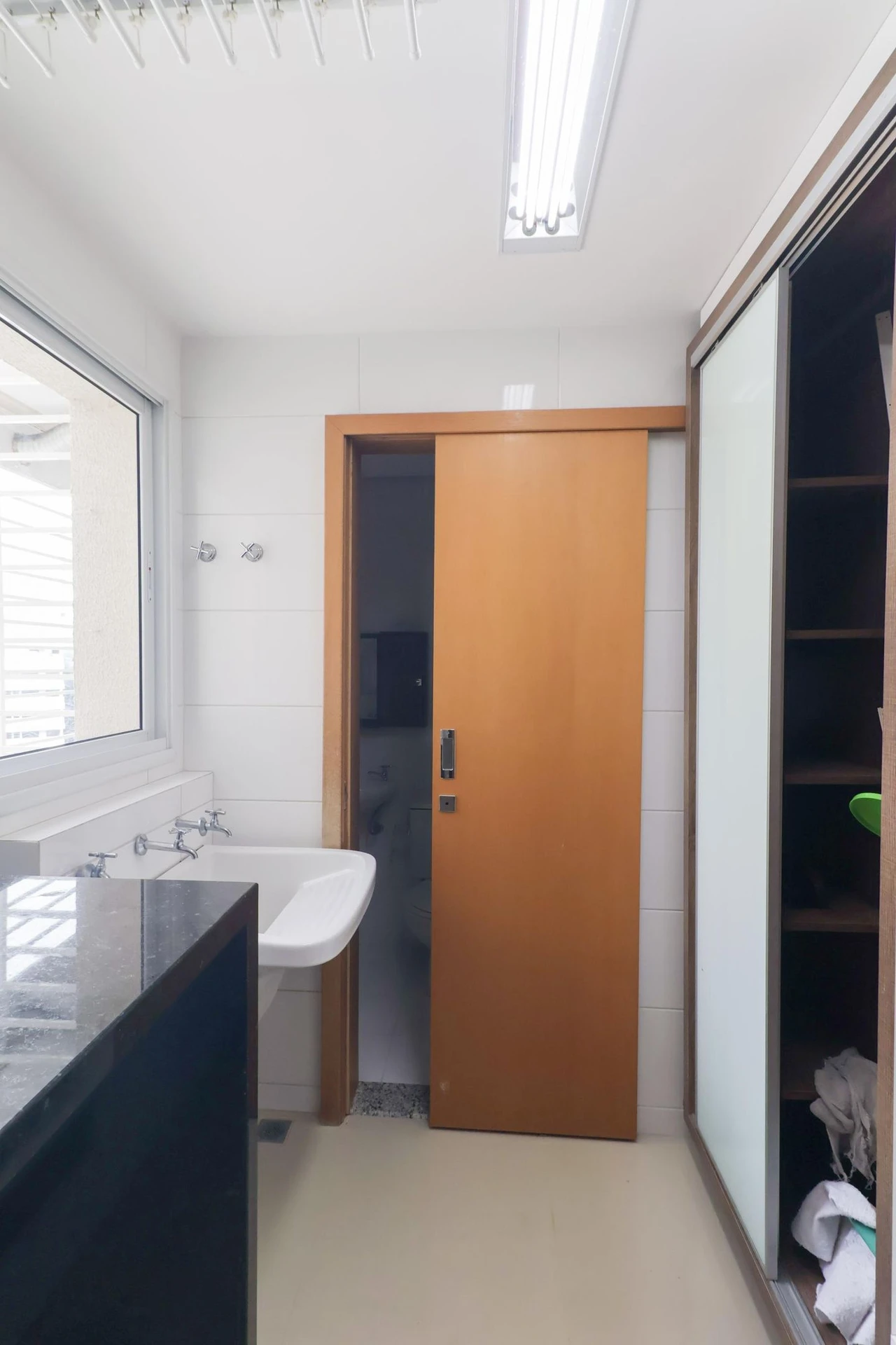 Furnished apartment, 266 m², with a bathtub — photo 52