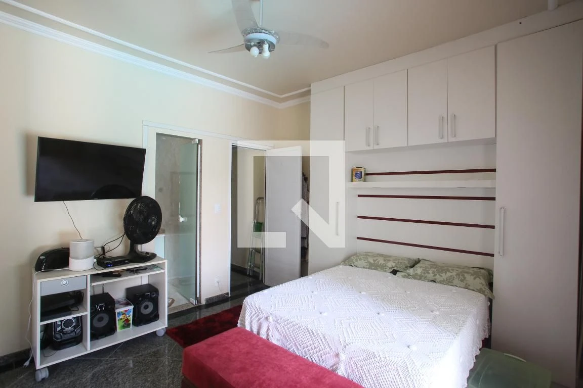 5-bedroom house with a bathtub in Rio de Janeiro — photo 15