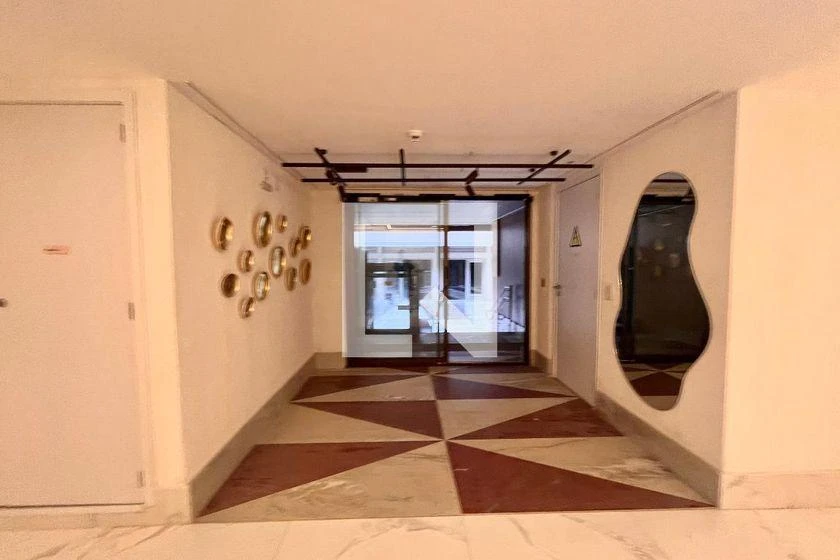 1-bedroom unfurnished apartment with enclosed balcony — photo 29