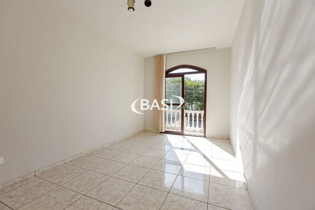 Unfurnished house with 4 bedrooms and 3 bathrooms — photo 71