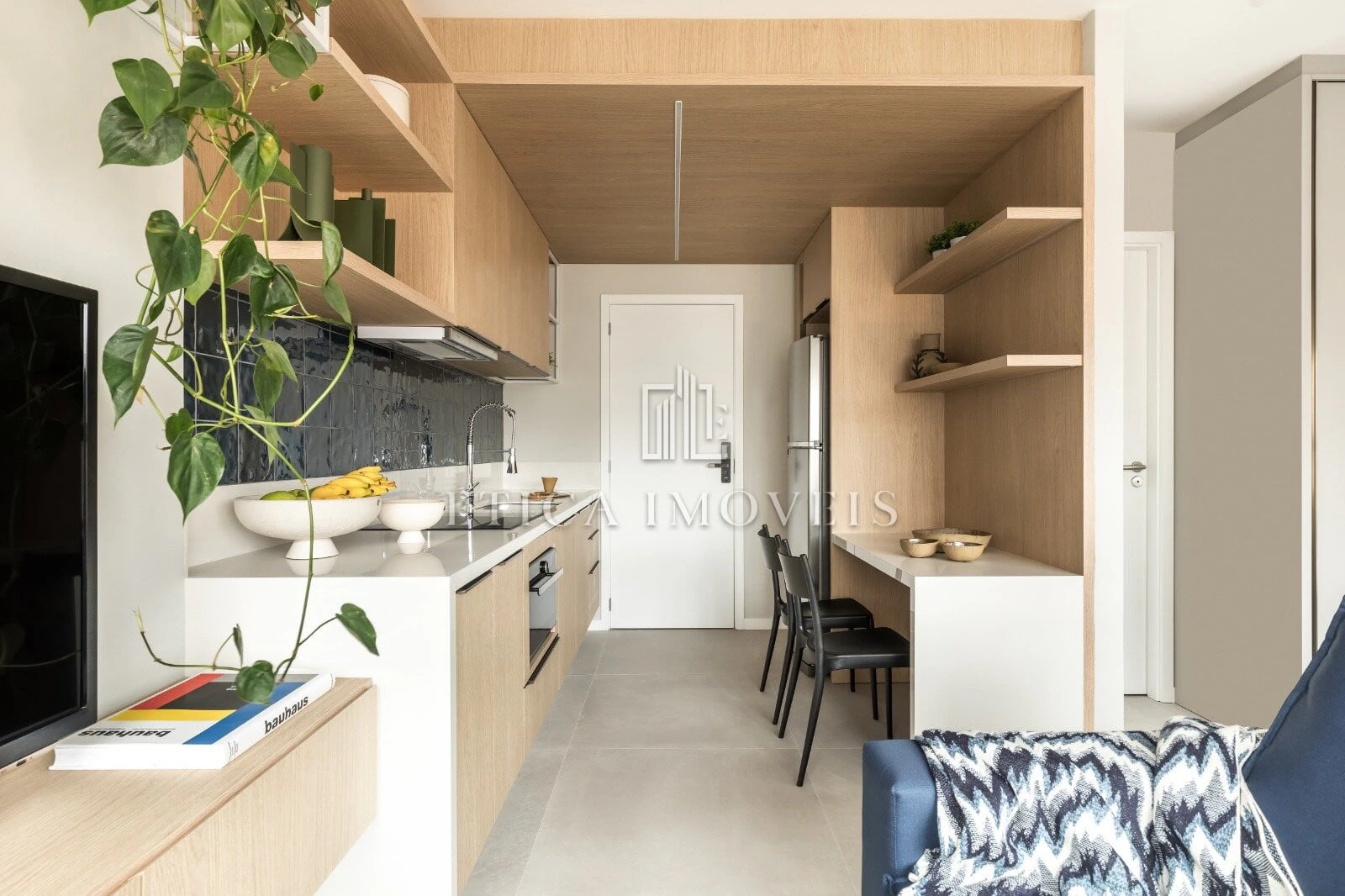 Home office in a one-bedroom apartment, 29 m² — photo 2
