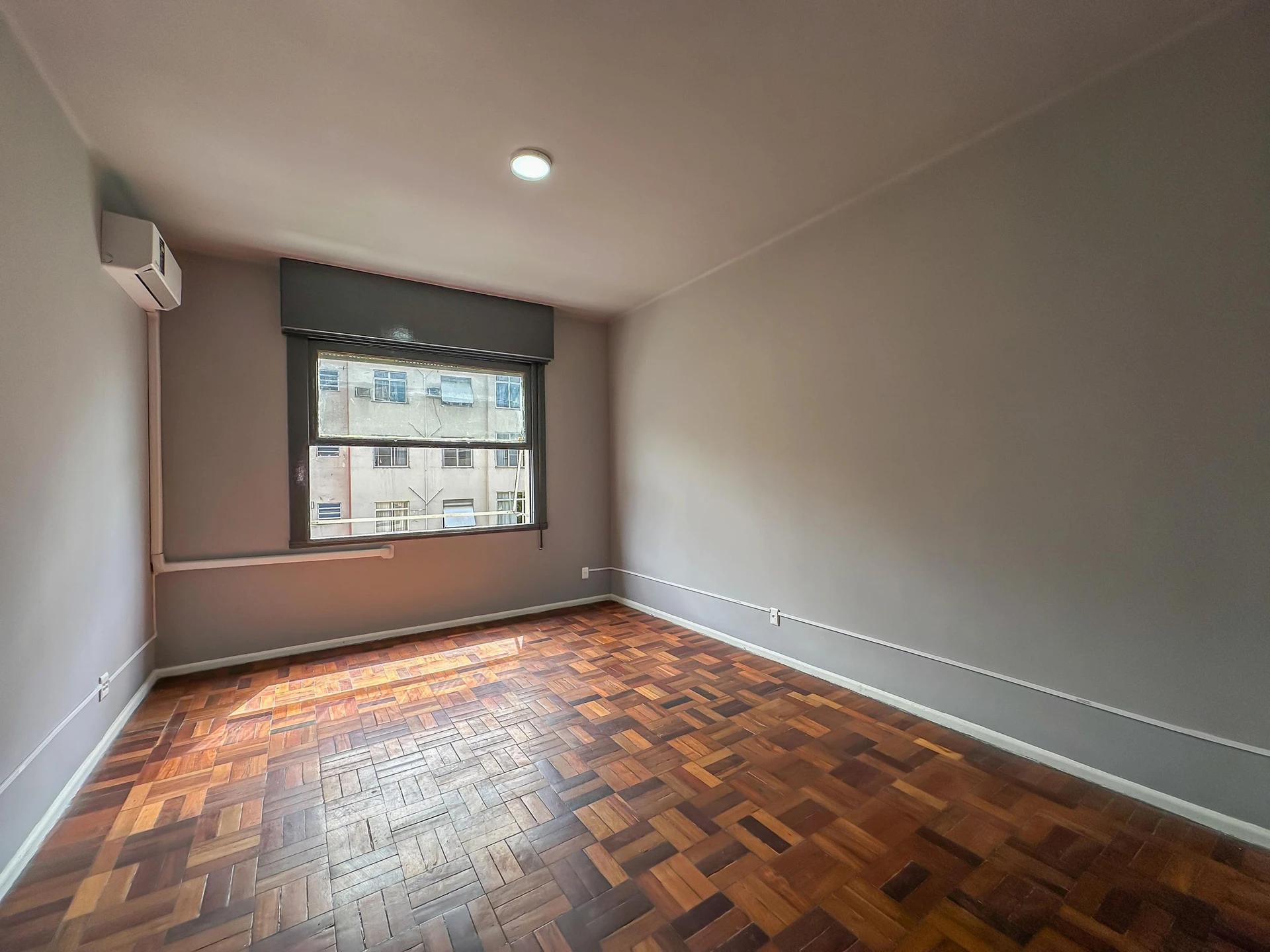 Monoambiente con piso de madera o laminado en Rio de Janeiro