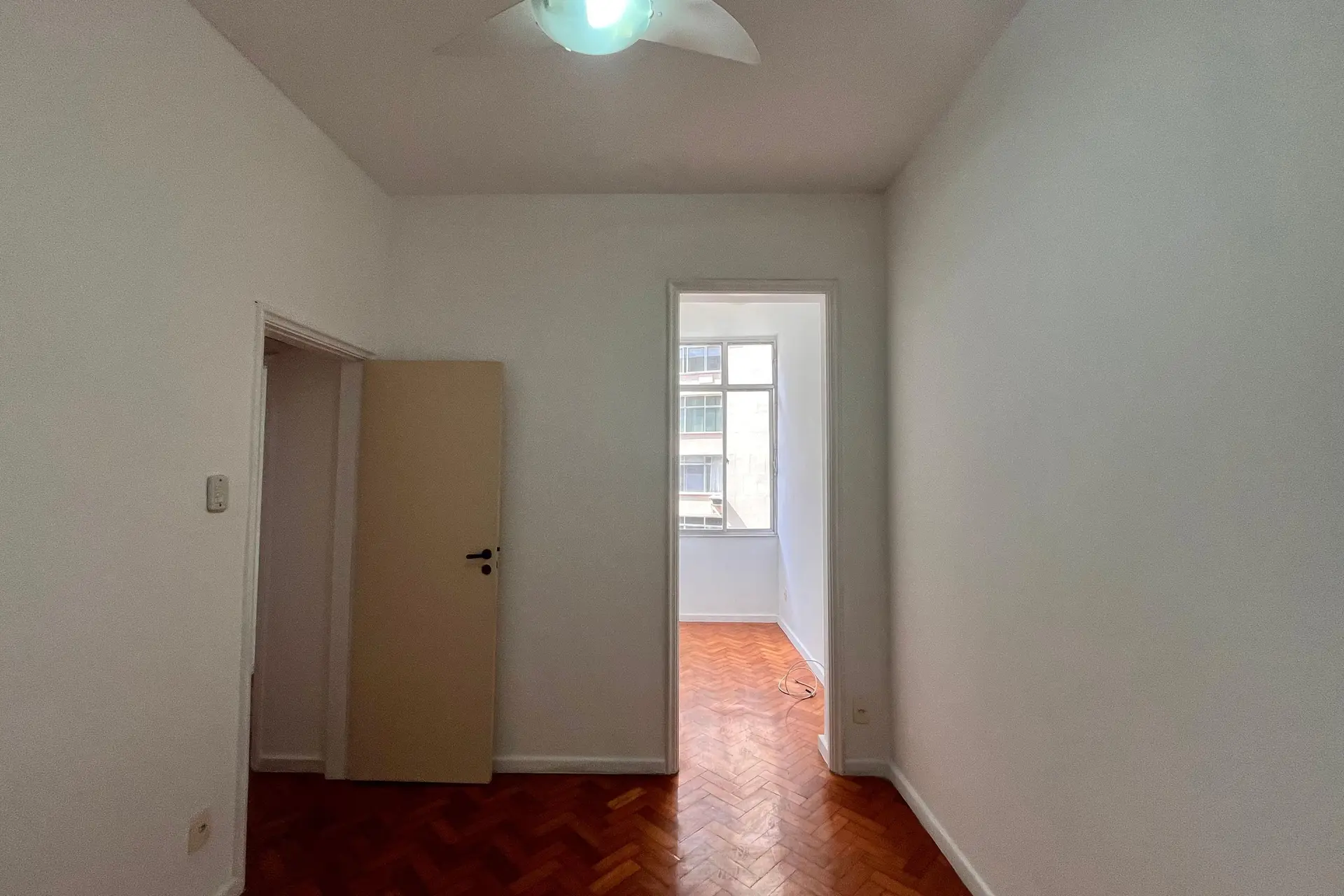 Apartamento sem mobília com 2 quartos e cozinha americana — photo 3