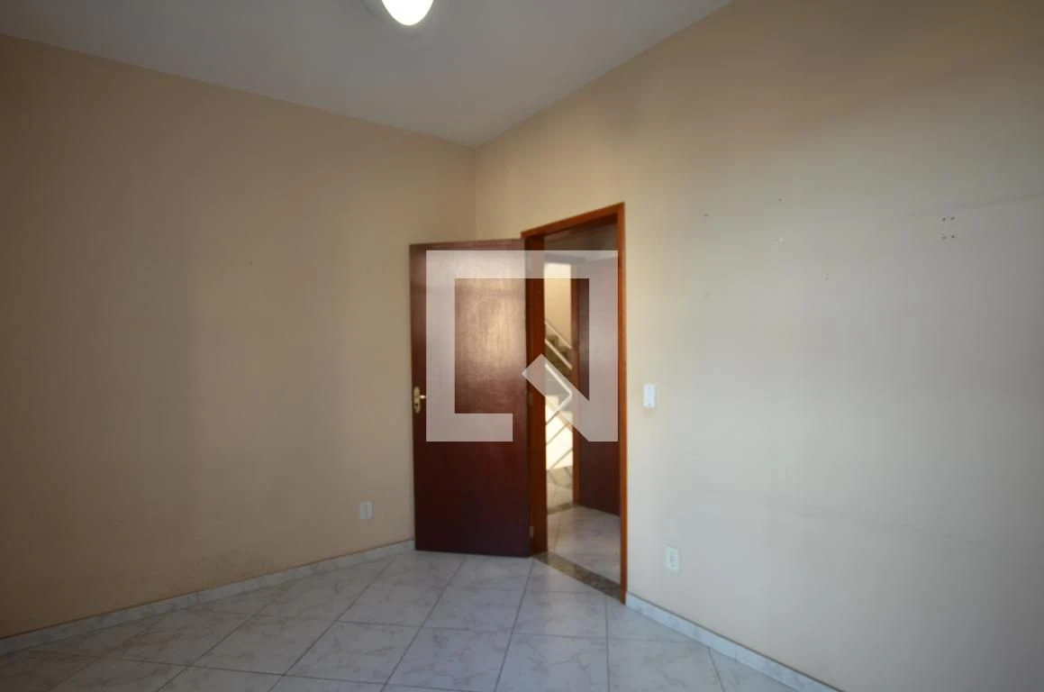 Casa sem mobília com 5 quartos e 5 banheiros — photo 26