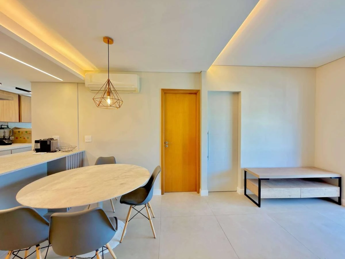 3-bedroom apartment in a building with a gym — photo 14
