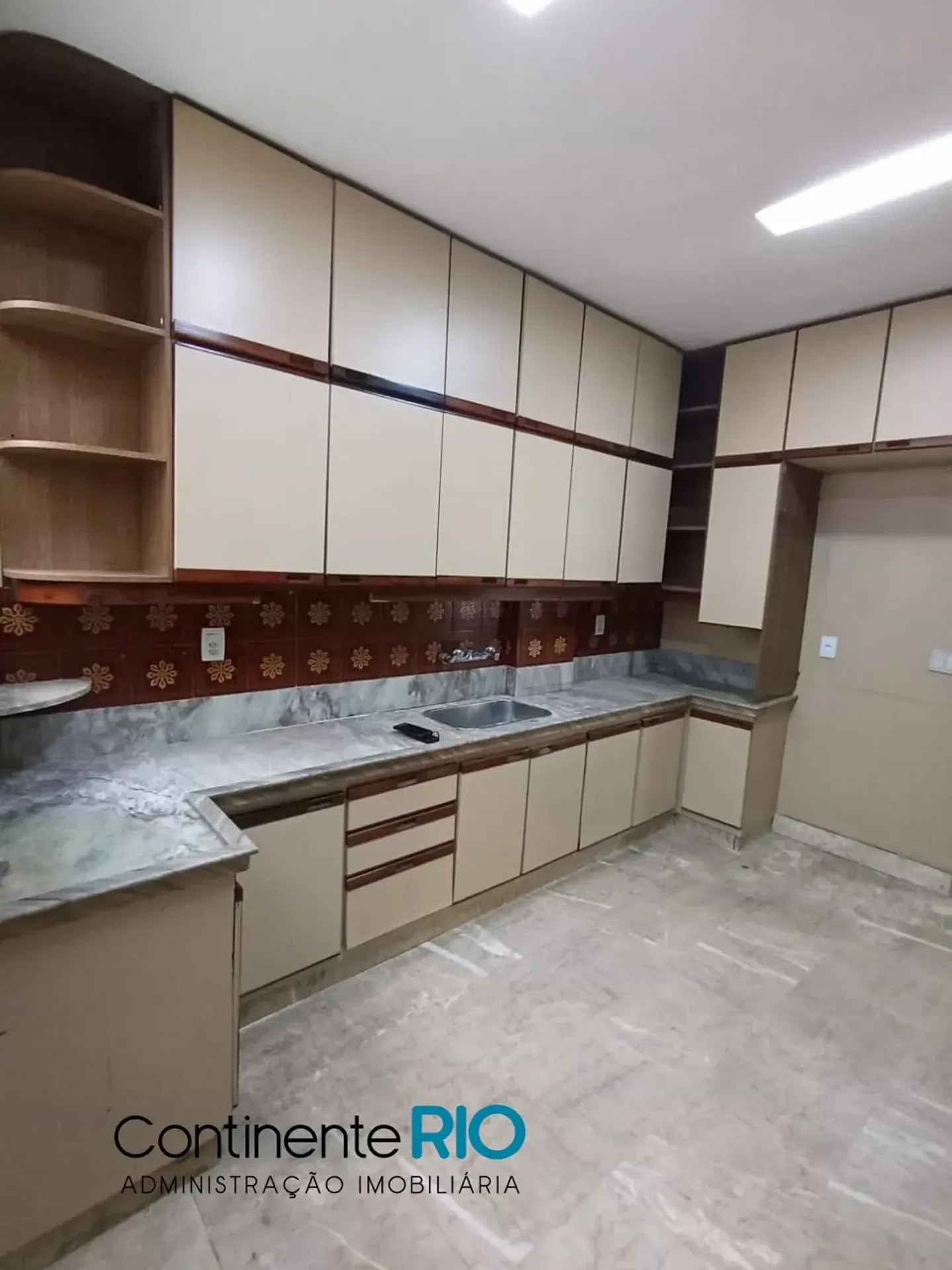 Ванна та 4 спальні: квартира 200 м² — photo 17