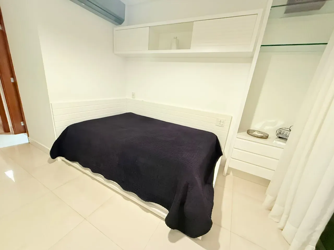 Apartamento mobiliado com 4 quartos e 5 banheiros, 233 m² — photo 21