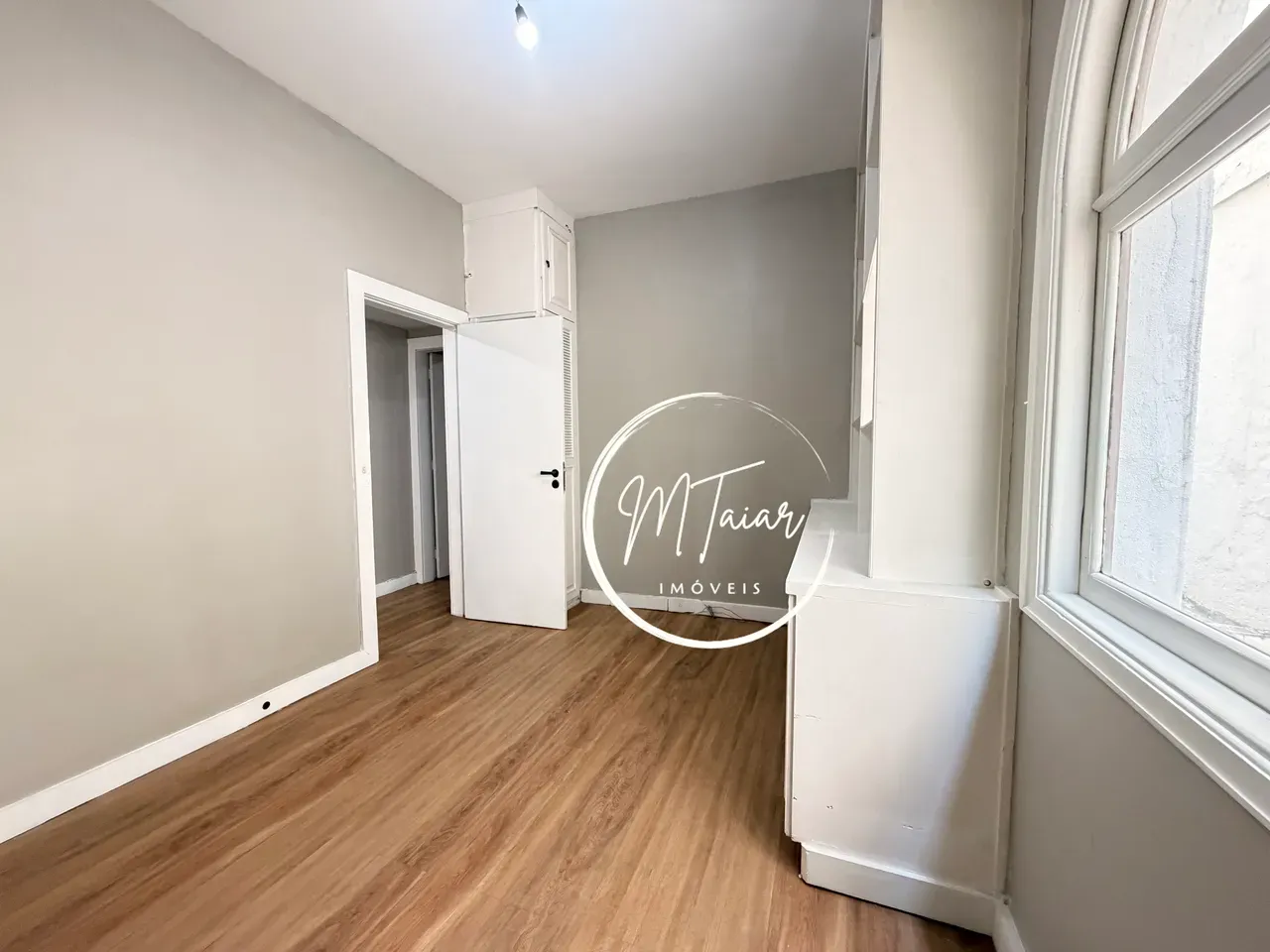 Рабочее место и 4 спальни: квартира 145 м² — photo 14