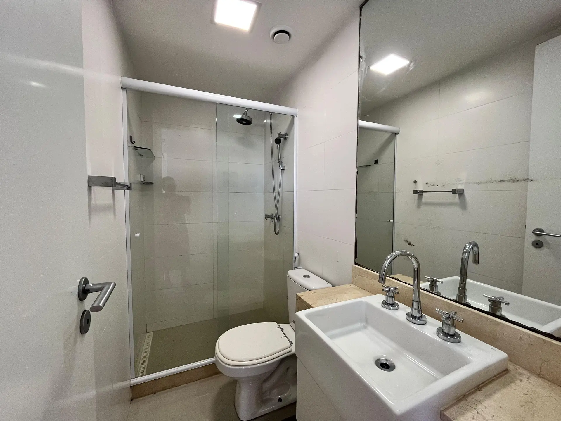 Furnished apartment, 148 m², with a glass-enclosed balcony — photo 5