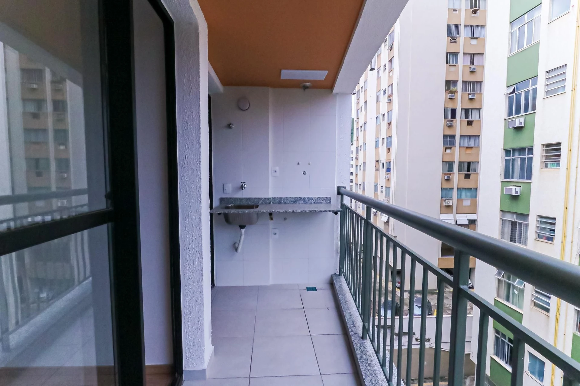 Apartamento de 2 quartos em condomínio com piscina — photo 6