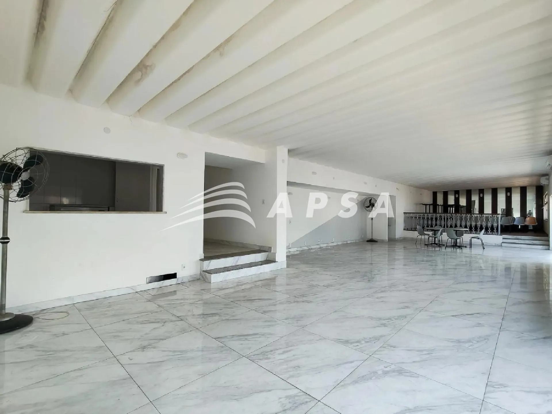 128 m² unfurnished apartment with 4 bedrooms and closed kitchen — photo 35