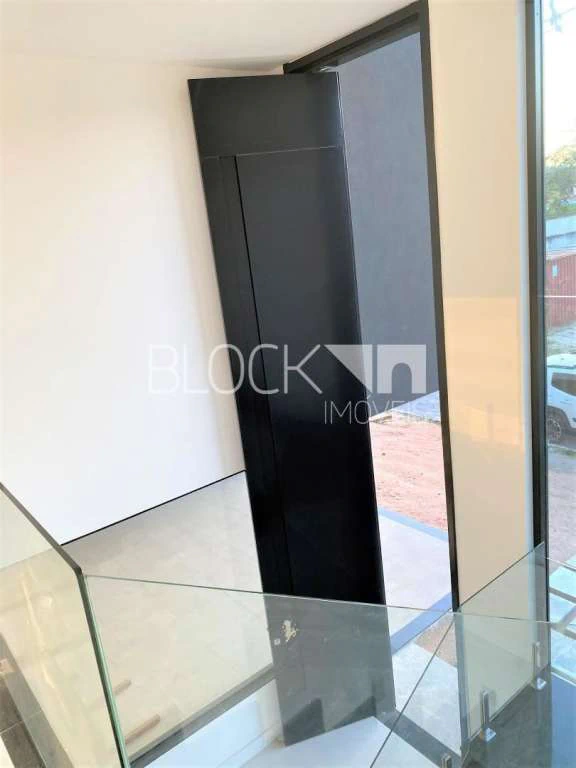 335 m² unfurnished house with 3 en-suite bedrooms — photo 26