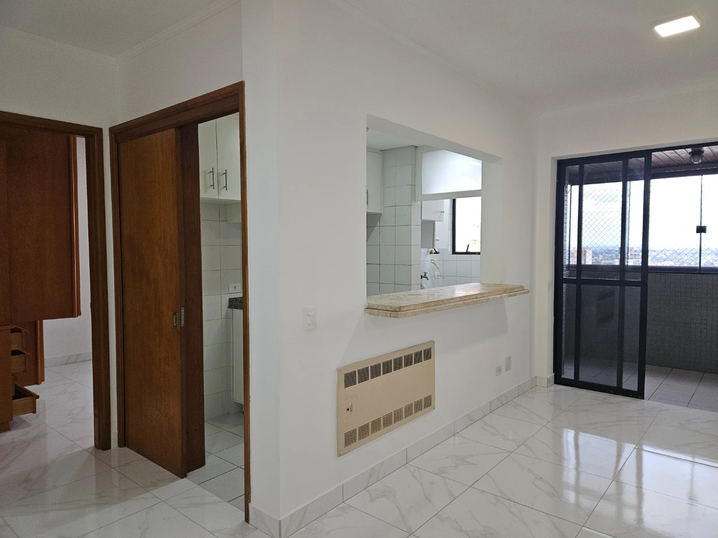 Apartamento de 1 quarto com varanda envidraçada, Centro — photo 9