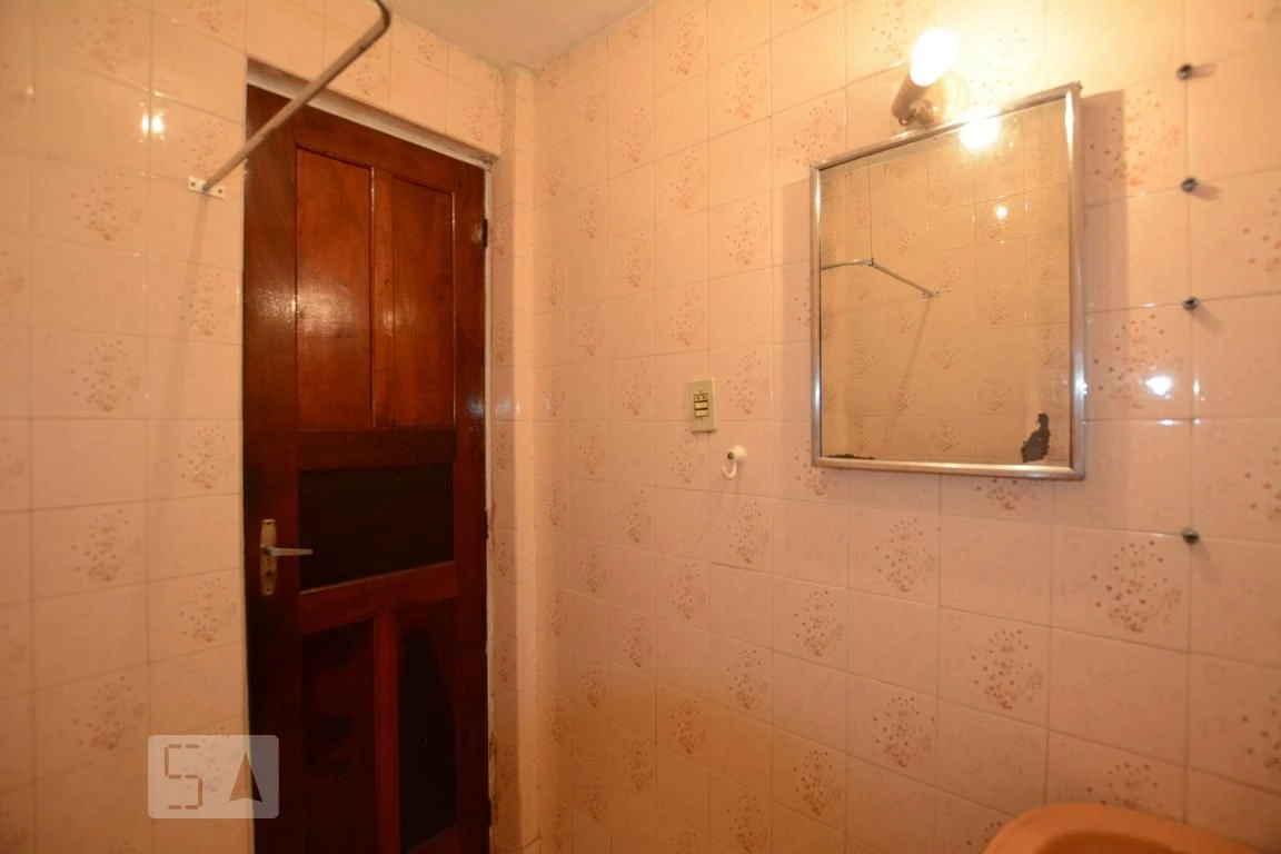 3-bedroom apartment with a glass-enclosed balcony — photo 27