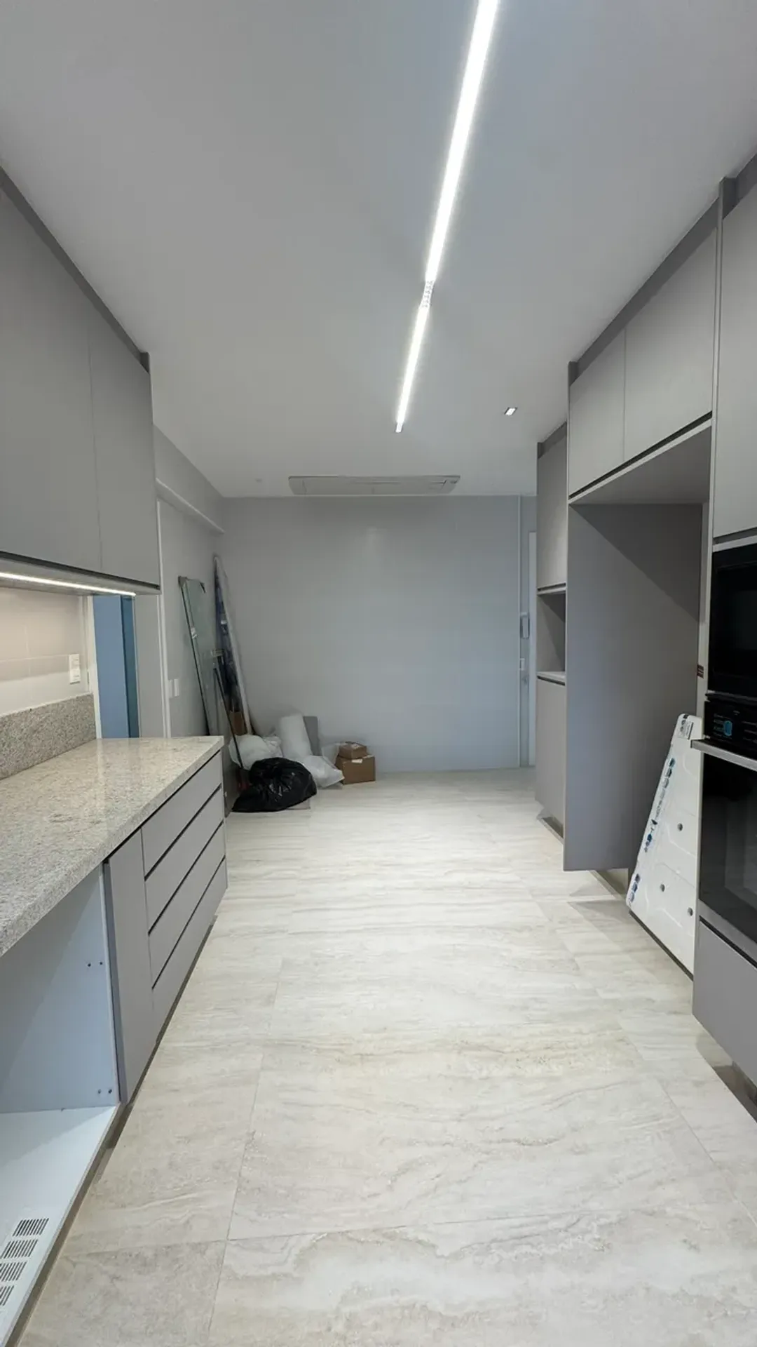 Apartment with 4 bedrooms, 5 bathrooms and enclosed balcony — photo 22