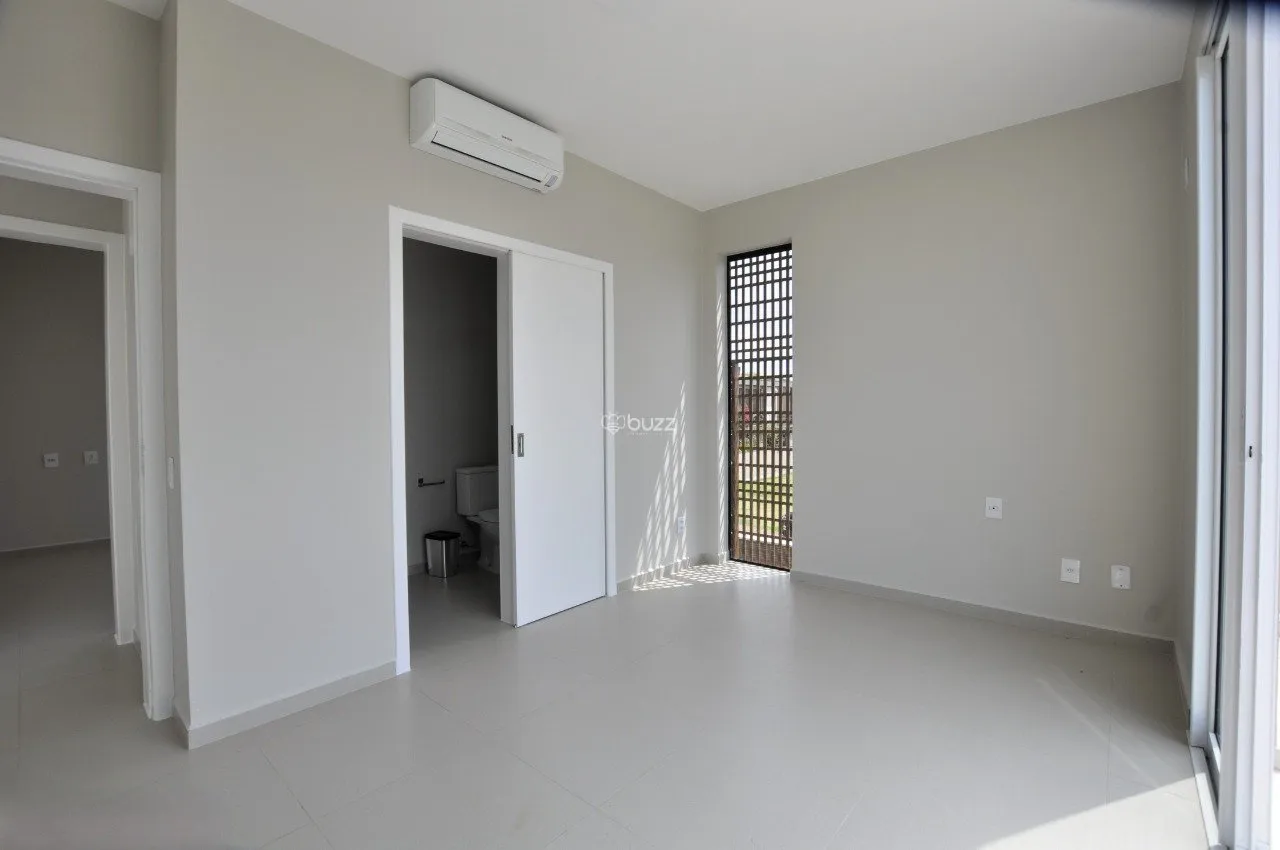 Water view in a 5-bedroom house, 343 m² — photo 25