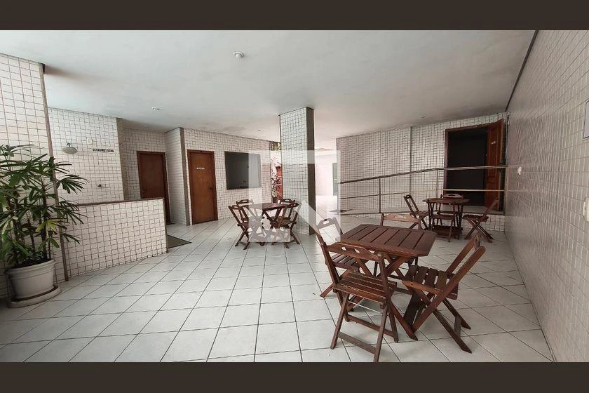 Квартира з 3 спальнями, у будинку є басейн — photo 21