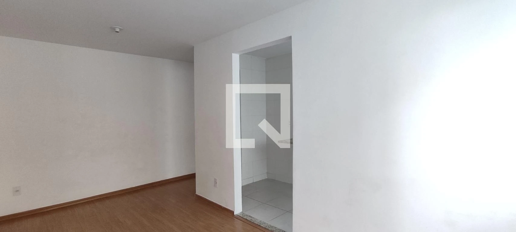 2-bedroom apartment in a building with a pool — photo 31