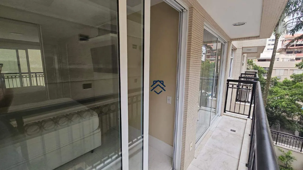 Furnished apartment, 74 m², with a glass-enclosed balcony — photo 21